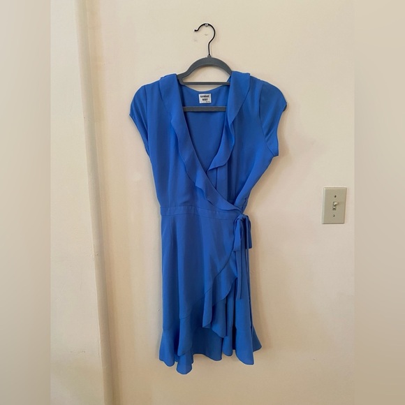 Sunday Best Aritzia Blue Ruffle Wrap Dress Size 2 - Picture 11 of 12